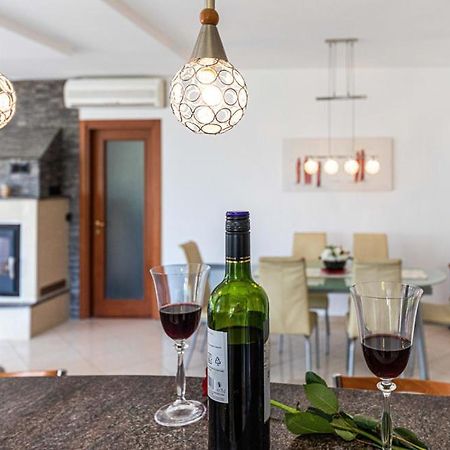 פודסטראנה Luksuzna Villa Sa Privatnim Unutarnjim Bazenom Villa Garden מראה חיצוני תמונה