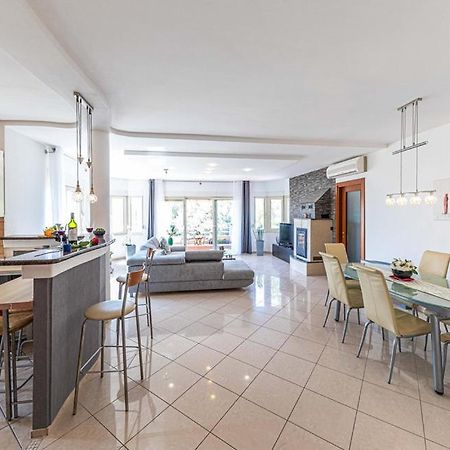 פודסטראנה Luksuzna Villa Sa Privatnim Unutarnjim Bazenom Villa Garden מראה חיצוני תמונה