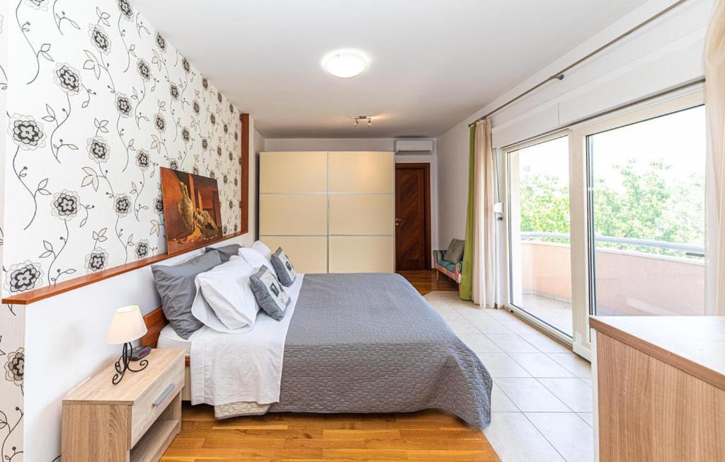 פודסטראנה Luksuzna Villa Sa Privatnim Unutarnjim Bazenom Villa Garden מראה חיצוני תמונה