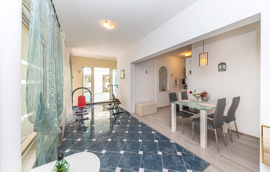 פודסטראנה Luksuzna Villa Sa Privatnim Unutarnjim Bazenom Villa Garden מראה חיצוני תמונה