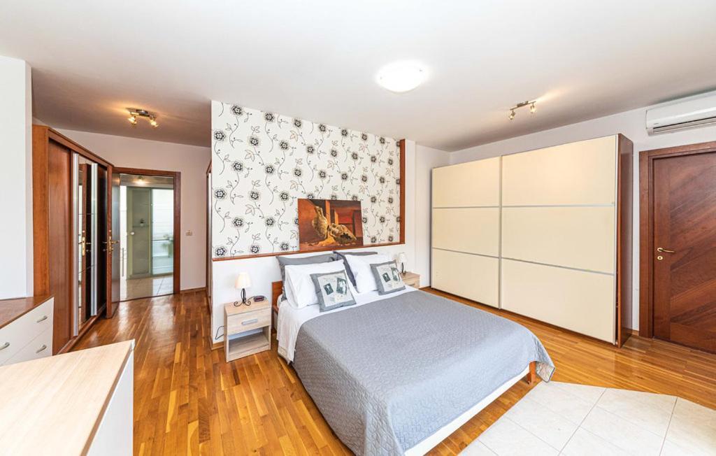 פודסטראנה Luksuzna Villa Sa Privatnim Unutarnjim Bazenom Villa Garden מראה חיצוני תמונה
