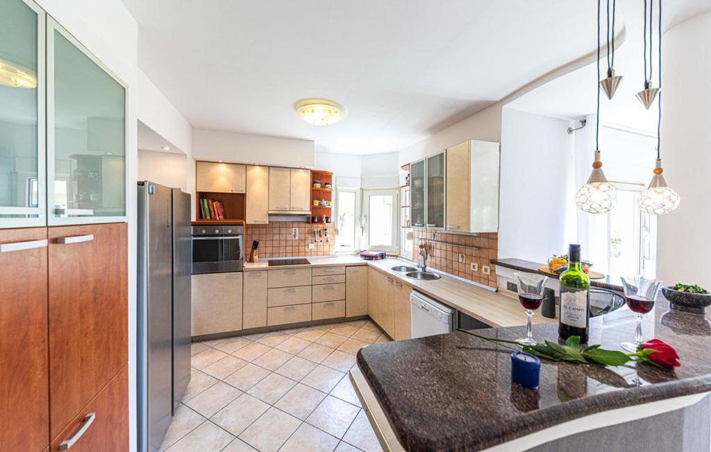 פודסטראנה Luksuzna Villa Sa Privatnim Unutarnjim Bazenom Villa Garden מראה חיצוני תמונה